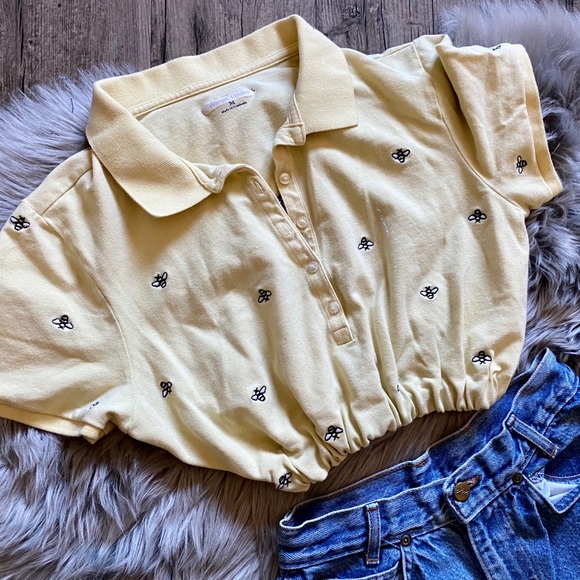 Urban Outfitters Tops - Vintage Bee Crop Polo
